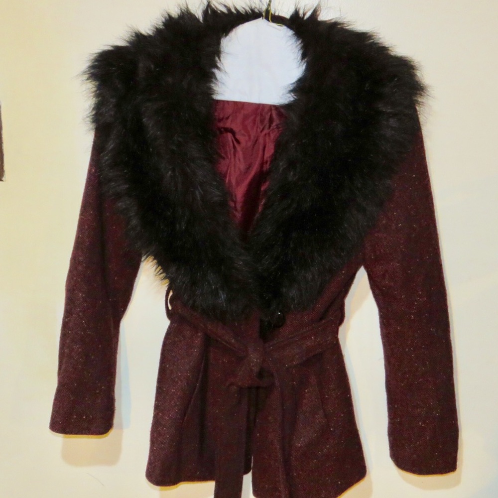 Get faux fur collar jacket and cheetah print dress